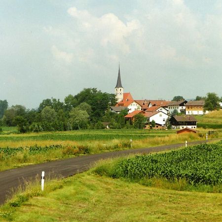 Отель Gasthof Zum Kirchenwirt Кирхдорф-на-Инне Экстерьер фото